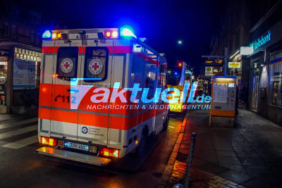 Stuttgart Ost: Zwei Personen bei Kollision mit Bus verletzt