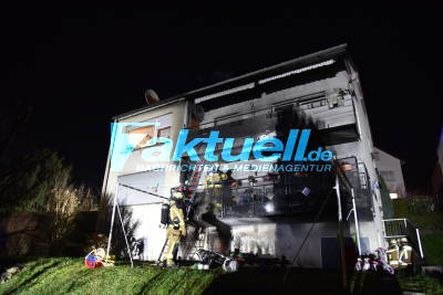 Brand im familienhaus wegen Feurwerkskörper