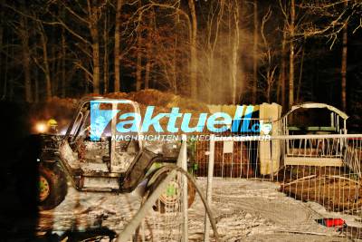 Traktor brennt auf Bauernhof vollständig aus - Einsatz für die Erbstettener Feuerwehr