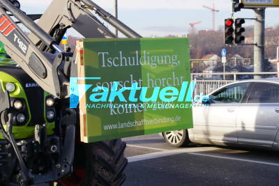 Stuttgart: Traktordemo legt Verkehr lahm