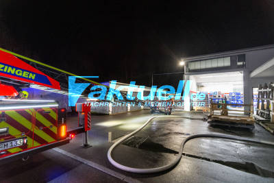 Riederich im Kreis Reutlingen: Verpuffung in Heizöltank einer Firma sorgt für Feuerwehreinsatz in der Industriestraße
