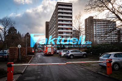 Brandeinsatz im Altenheim Augustinum - 1 schwerverletzte Rentnerin & 1 leicht verletzte Person - Feuerwehr Stuttgart war aufgrund des Objekt mit Großaufgebot vor  Ort