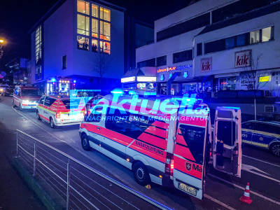 Zimmerbrand im Altenheim - 14 Personen evakuiert - Großeinsatz in Nürtingen