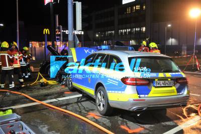 Niefern-Öschelbronn - Zusammenstoß Streifenwagen gg PKW, 70.000€ Schaden, 3 Verletzte