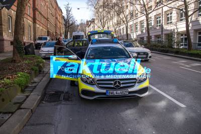 Verkehrsunfall auf Kreuzung mit einem Leichtverletzten - Zeugen gesucht