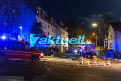 Gartenhaus in Vollbrand, Benzinkanister und Feuerzeug gefunden - Bub verdächtigt - Spektakuläre Feuer-Aufnahmen