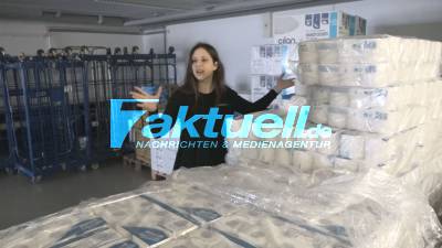 Klopapier-Heldin im Remstal: Firma hat 2019 aus Versehen zuviel Paletten WCPapier bekommen - hilft nun Menschen und Tankstellenpächter Schaal aus der Patsche
