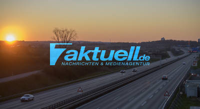 Autobahn A8 bei Stuttgart - Sonnenuntergang