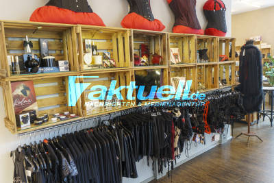 Sex Toys müssen gespült werden - Erotikboutique bereitet sich für die Wiedereröffnung vor