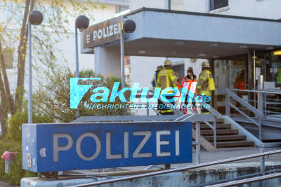 Häftling legt Feuer in Zelle - Mehrere Verletzte, Feuerwehr und Rettungsdienst müssen anrücken