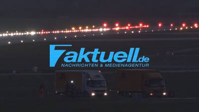 Erstes Flugzeug in Stuttgart gestartet und gelandet! Flughafen nach Sanierung wieder in Betrieb - aber nur 5 statt 300 Flugzeuge! Baustelle auf Landebahn