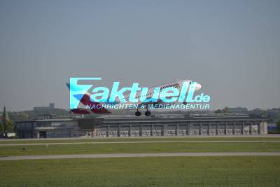 Erstes Flugzeug in Stuttgart gestartet und gelandet! Flughafen nach Sanierung wieder in Betrieb - aber nur 5 statt 300 Flugzeuge! Baustelle auf Landebahn