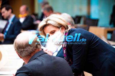 118. Plenarsitzung im Landtag von BW - Masken im Landtag und weitere Impressionen