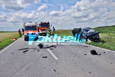 Frontalcrash auf der L1140 bei Neckarrems - Zwei Personen verletzt