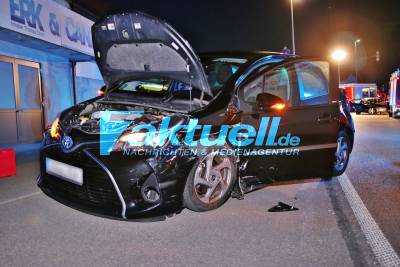 Backnang-Maubach Kreuzungscrash in Maubach - 2 Verletzte - B14 voll gesperrt