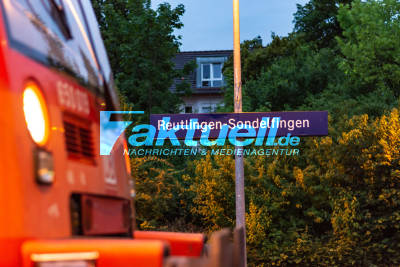 Dichter Rauch in Zugabteil eines Regionalzugs - Feuerwehreinsatz am Bahnhof Reutlingen-Sondelfingen