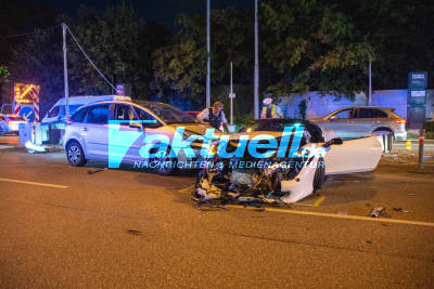 28-Jähriger Ferrari-Fahrer verliert alkoholisiert Kontrolle - crash mit zwei weiteren Autos, 6 Verletze - Feinstaub-Staubsauger am Neckartor zerstört