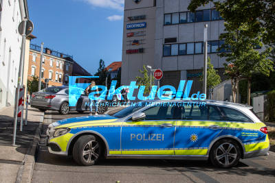 Festnahme bei Kokain-Scheingeschäft geht schief: Täter fährt Polizisten an und flüchtet: Schüsse fallen nach Polizeieinsatz - Nur eine Festnahme