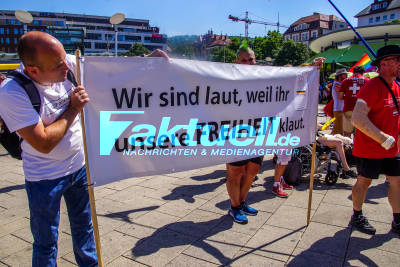 Stuttgart West: Querdenker protestieren auf Marienplatz erneut gegen Coronaauflagen