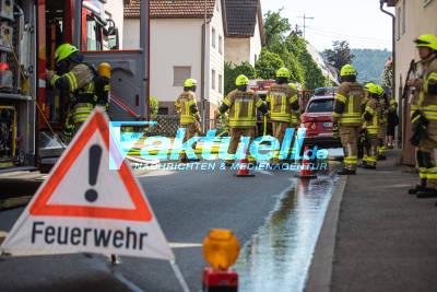 Hochbeet und Wäsche geraten in Brand: Balkonfeuer greift fast auf Wohnung über