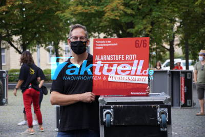 Stuttgart Mitte: Alarmstufe Rot Veranstaltungsbranche demonstiert auf dem Karlsplatz
