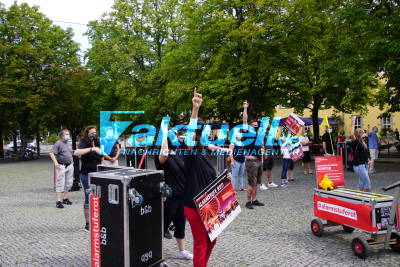 Stuttgart Mitte: Alarmstufe Rot Veranstaltungsbranche demonstiert auf dem Karlsplatz