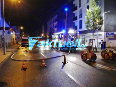 Kornwestheim: Brand im Lager eines Discounters - Feuerwehr im Einsatz