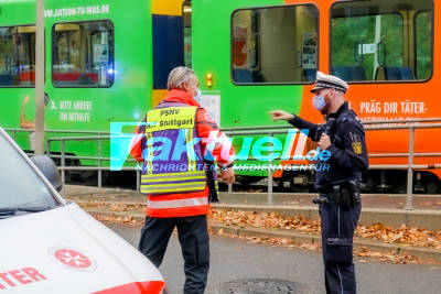 Fußgänger an Überweg von Stadtbahn erfasst - Unfall an Haltestelle in Bad Cannstatt