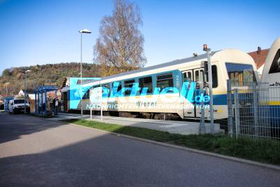 Kopfhörer im Ohr - 15 jähriger am Bahnhof Schorndorf-Haubersbronn von Bahn erfasst und schwerst Verletzt - Rettungshubschrauber im Einsatz