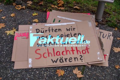 Stuttgart Mitte: Studierende der Kunst und Musikhochschulen, demonstrieren gegen finanzielle Not durch Corona Pandemie