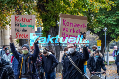 Stuttgart Mitte: Studierende der Kunst und Musikhochschulen, demonstrieren gegen finanzielle Not durch Corona Pandemie