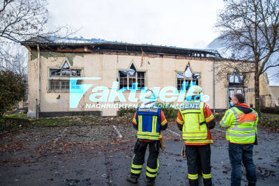 Sogar ACDC war hier: Historische Stadthalle brennt bis auf Grundmauern nieder - Großbrand vernichtet 100-Jährigen Geschichte - Bürger fassungslos