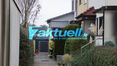 Umgefallene Kerze führt zu Wohnungsbrand am 2. Advent - zwei verletzte Personen - Feuerwehreinsatz in Nürtingen