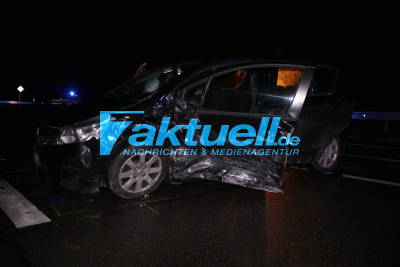 Stoppschild überfahren und Verkehrsunfall verursacht - Kreuzungscrash auf der L 1106 bei Nordheim 