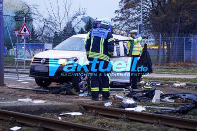 Stuttgart Vaihingen: Schwerer Verkehrsunfall im Kreisverkehr