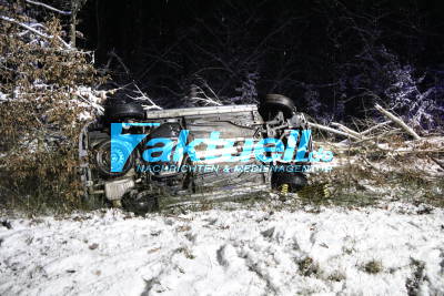 Schwerer Glätteunfall auf der L 2155 zwischen Untergruppenbach und Talheim - 1 Person verletzt