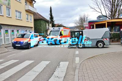 Dramatischer Crash in Winnenden - 17 jährige auf Fahrrad von Kehrmaschine erfasst und eingeklemmt