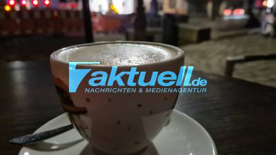 Tübingen zweite Nacht am WE: Nun Besucherzahlen besser im Griff - ausgelassenes Feiern - bis Ordnungsamt einschreitet - QR-Code-Armband und viele Töne