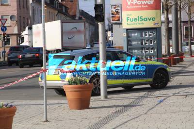 Großeinsatz der Polizei: Auseinandersetzung in der Innenstadt - 5 Personen Flüchtig - 2 Personen schwer Verletzt