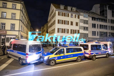 Ausgangssperre-Demozug auch mit Pfefferspray aufgelöst: Polizei stoppt Demozug in der Stuttgarter City - Teilnehmer zum Teil unfriedlich