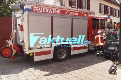 PKW fährt ins Schaufenster einer Lotto Annahmestelle - Fahrer verletzt