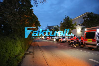 Großeinsatz im Seniorenheim: Zwei Verletzte bei Brand im 4. OG - Evakuierung von mehreren Personen