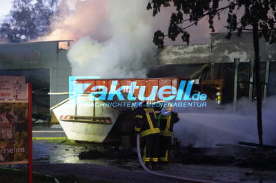 Mehrere Explosionen in Schreinerei - Vollbrand der Schreinerei 