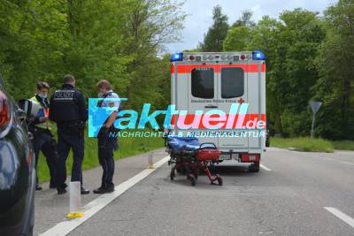 Radfahrer kollidiert mit Pkw - Rettungshubschrauber im Einsatz