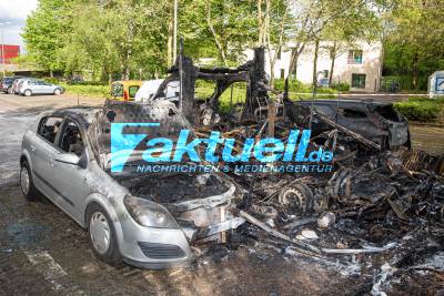 Schwerer Schicksalsschlag für Wohnmobilbesitzer - Wohnmobil plus 2 seiner PKW brennen in Marl nieder - Polizei verhaftet 18-Jährigen Tatverdächtigen - 80.000€ Sachschaden 