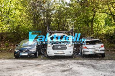 Schwerer Schicksalsschlag für Wohnmobilbesitzer - Wohnmobil plus 2 seiner PKW brennen in Marl nieder - Polizei verhaftet 18-Jährigen Tatverdächtigen - 80.000€ Sachschaden 