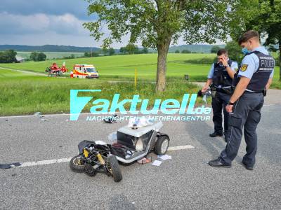 Elektrischer Krankenfahrstuhlfahrer von PKW erfasst und lebensgefährlich verletzt - RTH im Einsatz