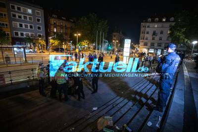 Stuttgart erlässt Aufenthaltsverbote: Räumung des Feuersees und Marienplatzes in Stuttgart - Abend verläuft ruhig
