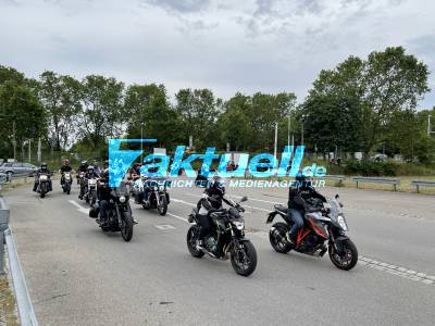 Motorradfahrer demonstrieren mit Sternfahrt gegen Wochenendfahrverbote - 4 O Toene