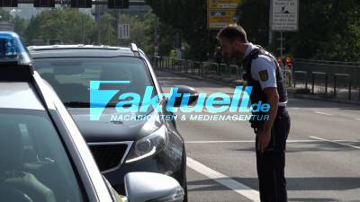 Spenden für NRW: Hunderte Menschen geben spenden auf dem Cannstatter Wasen ab - Polizei muss Gelände sperren
